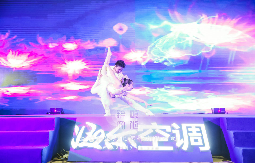 上海雜技肩上芭蕾表演