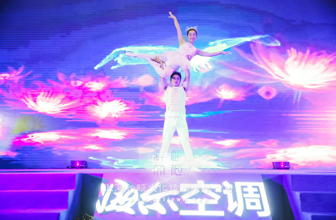 上海雜技肩上芭蕾表演