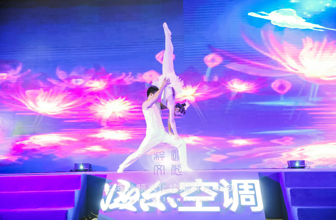 雜技肩上芭蕾表演