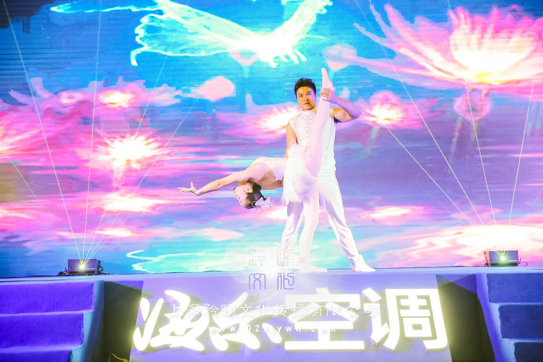 上海雜技肩上芭蕾表演